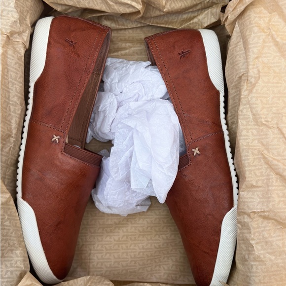 Frye Melanie Slip-on Shoe - Picture 7 of 8